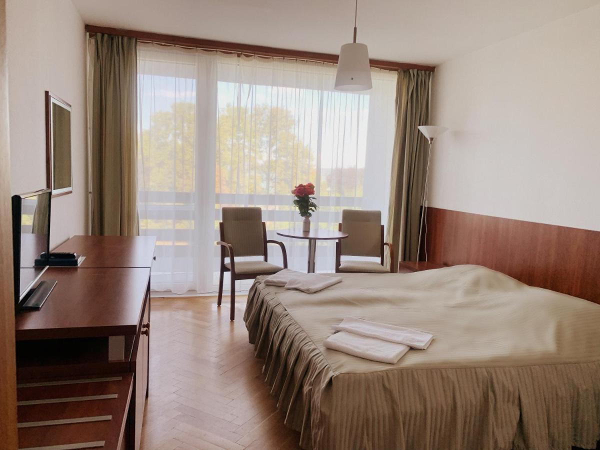 Riviera Park Hotel Balatonföldvár Buitenkant foto
