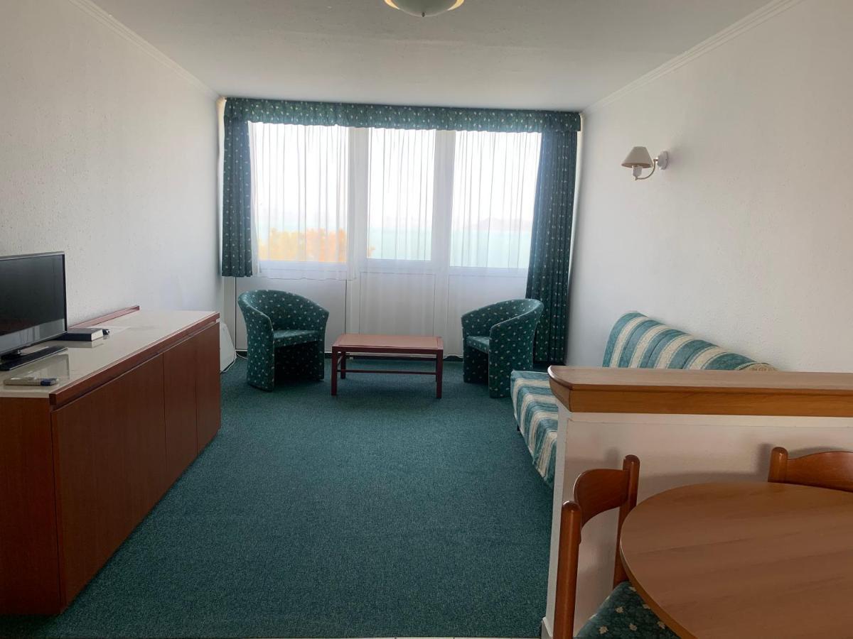 Riviera Park Hotel Balatonföldvár Buitenkant foto