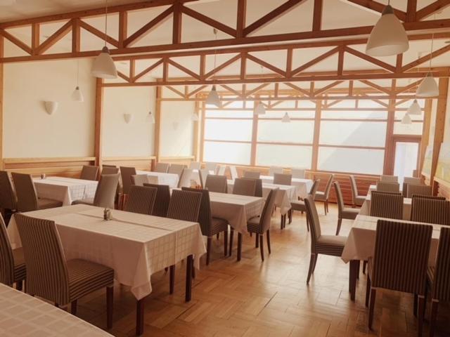 Riviera Park Hotel Balatonföldvár Buitenkant foto