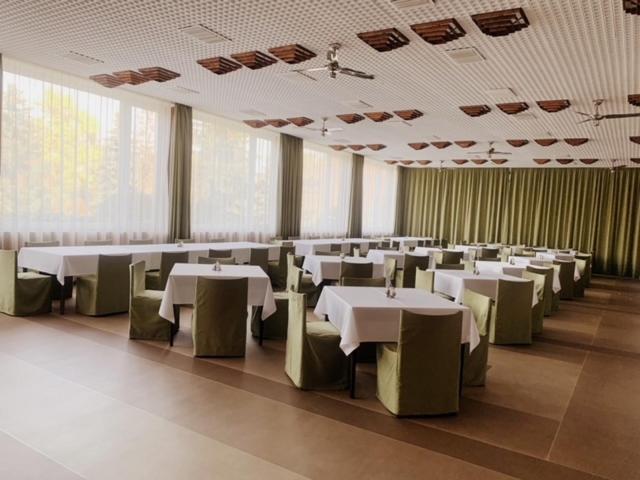 Riviera Park Hotel Balatonföldvár Buitenkant foto