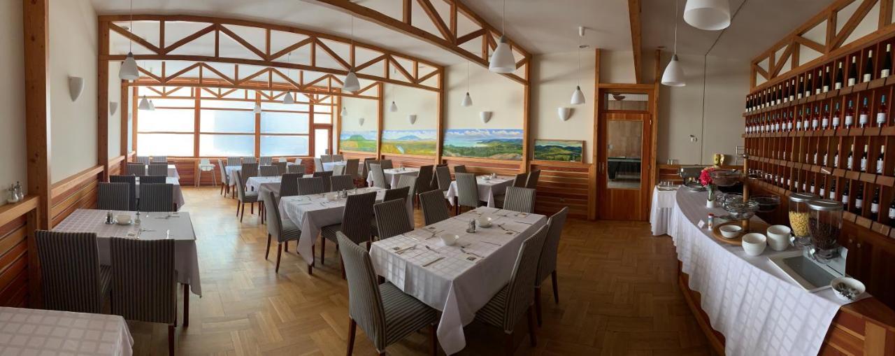 Riviera Park Hotel Balatonföldvár Buitenkant foto