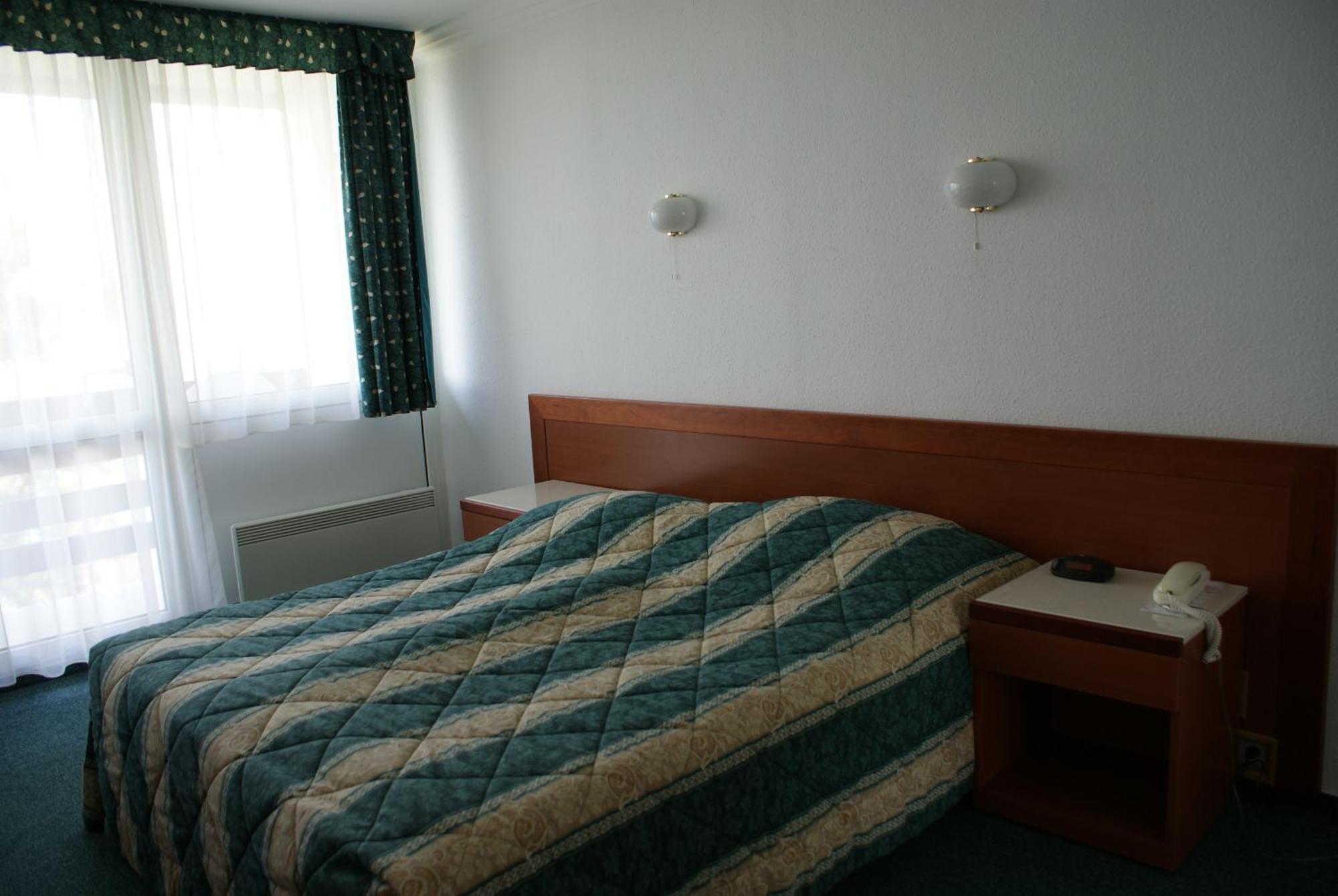 Riviera Park Hotel Balatonföldvár Buitenkant foto