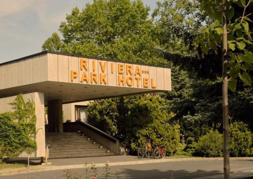 Riviera Park Hotel Balatonföldvár Buitenkant foto